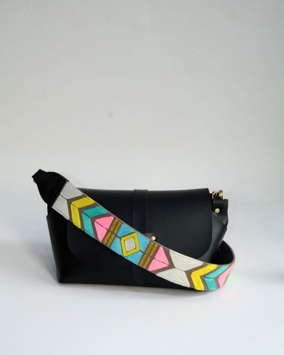 GREY ABSTRACT STRAP SLING BAG- BLACK (WITH EMBROIDERED HANDLE)