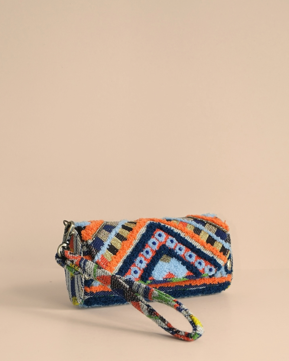 WOVEN GEOMETRY SUNGLASS COVER