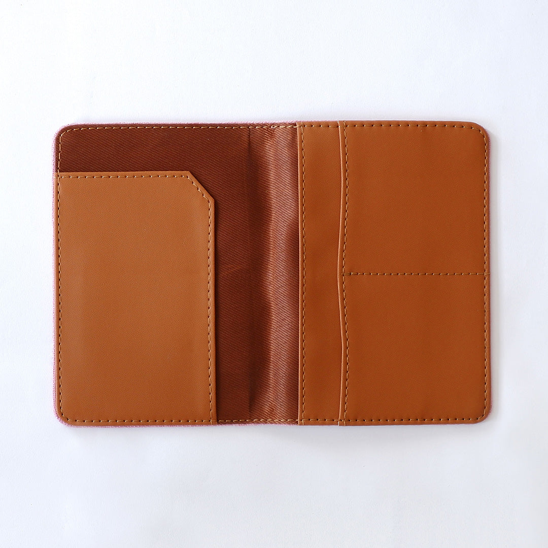 To live is to travel Passport Cover