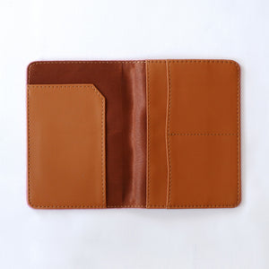 To live is to travel Passport Cover