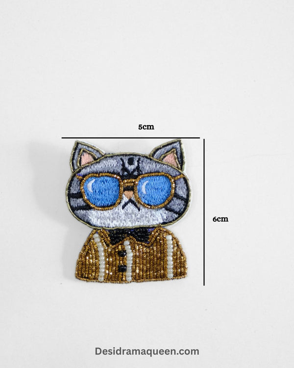 Cute cat brooch decorated with beads, sequins, and embroidery for jackets and bags