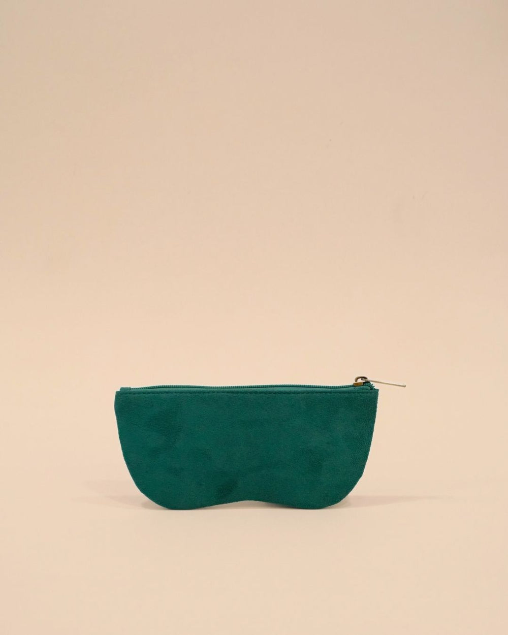 Green sunglass cover with embroidered palm trees, ocean waves, and sky reflected in sunglasses design, handmade tropical eyewear pouch.